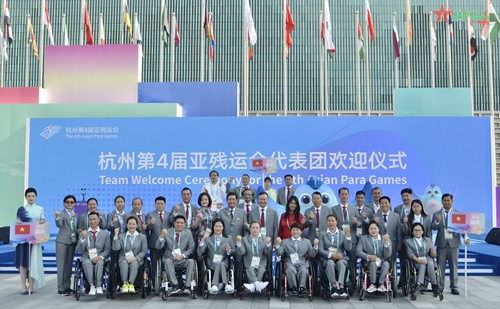 Lễ thượng cờ của Đoàn thể thao Việt Nam ở Asian Para Games 4